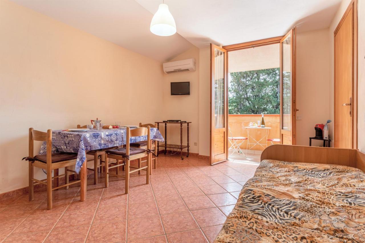 San Carlo - Private Beach Кампофеличе-ди-Роччелла Экстерьер фото