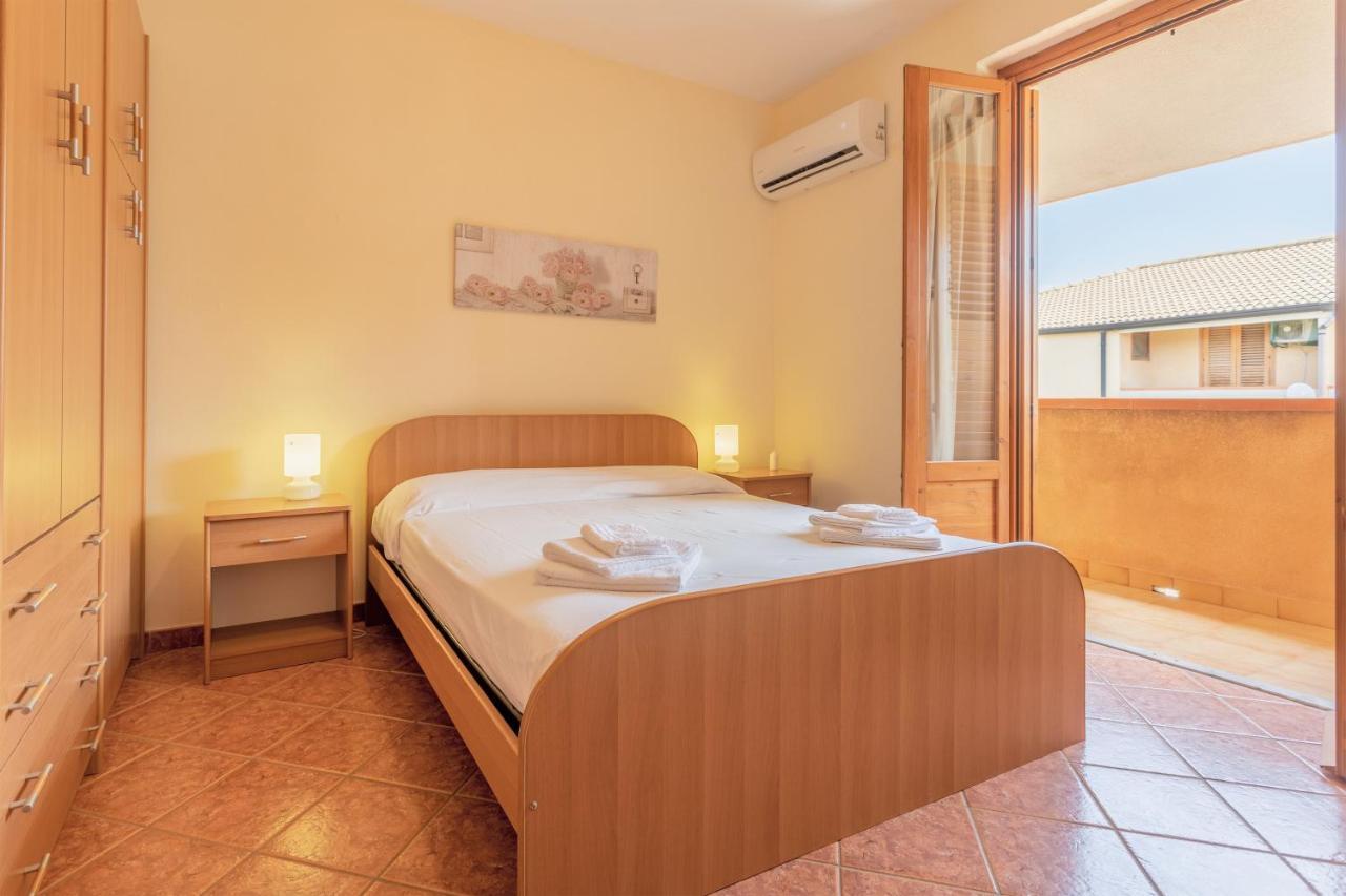 San Carlo - Private Beach Кампофеличе-ди-Роччелла Экстерьер фото