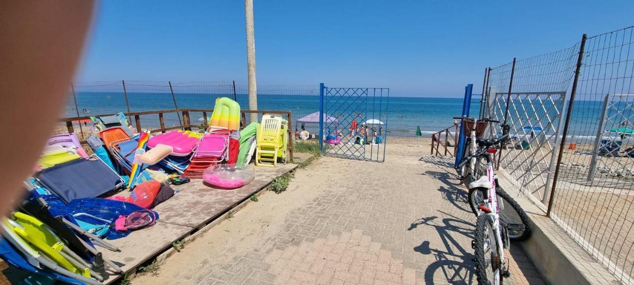 San Carlo - Private Beach Кампофеличе-ди-Роччелла Экстерьер фото
